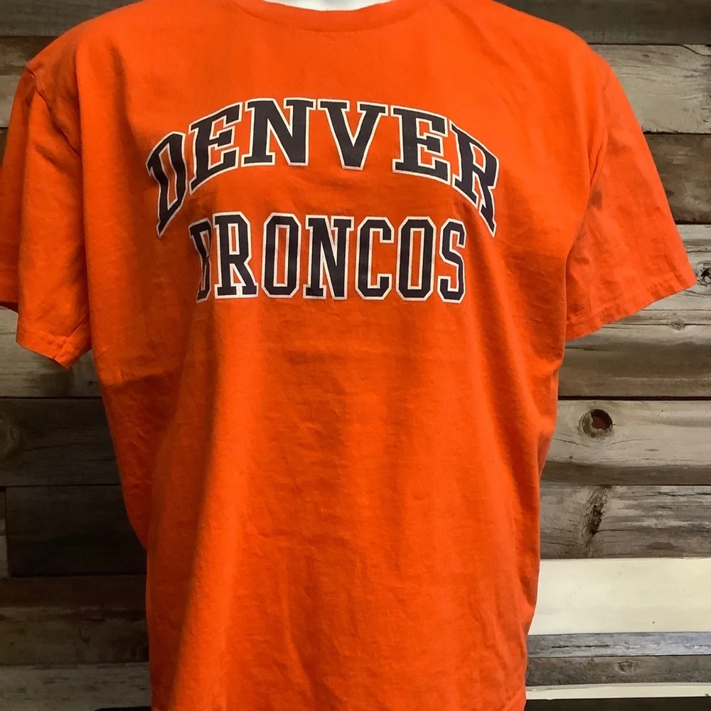 Denver Broncos NFL T-Shirt Size XL - Picture 2 of 3